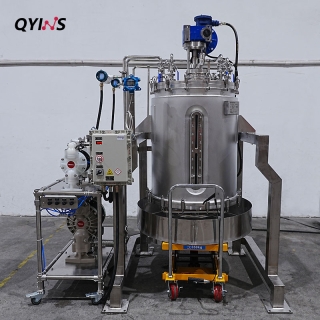 防爆300L不銹鋼固相合成過濾釜固液分離不銹鋼過濾砂芯抽濾速度快（氣動泵進(jìn)出料）